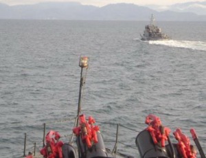 KRI tengah mengejar kapal perang Malaysia