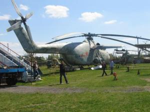 Tampilan belakang heli Mi-6