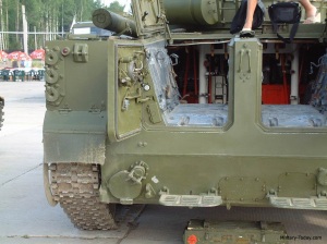 Tampilan belakang BMP-3F saat semua pintu dibuka