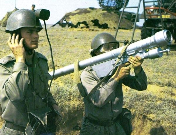 sa-7_grail_9k32_strela-2_manpads_portable_air_defense_missile_system_russia_russian_defence_industry_006.jpg