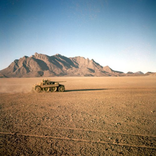 Panhard EBR menembus medan gurun Sahara