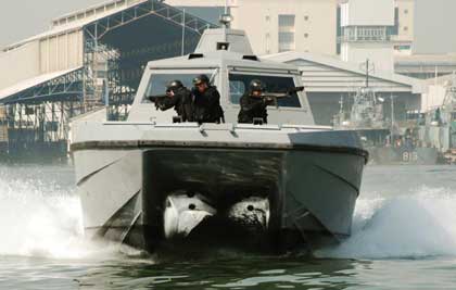 Combat_boat