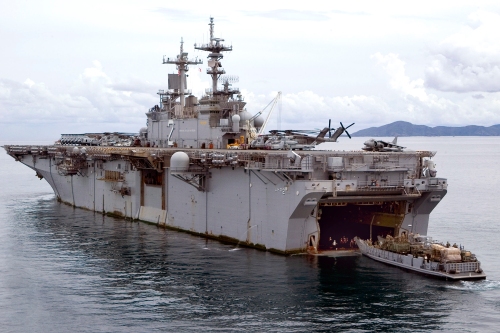 USS Essex berperan sebagai safe house untuk  presiden Obama