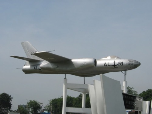 Il-28T TNI AL