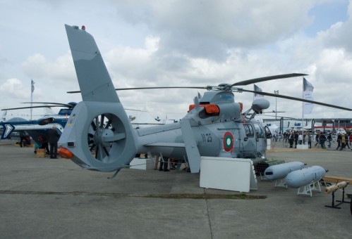 Eurocopter_AS-565MB_Panther_(code_H-25_-_cn.)_de_la_marine_bulgare