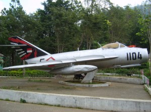 MIG-17 AURI jadi monumen di obyek wisata Sarangan, Magetan