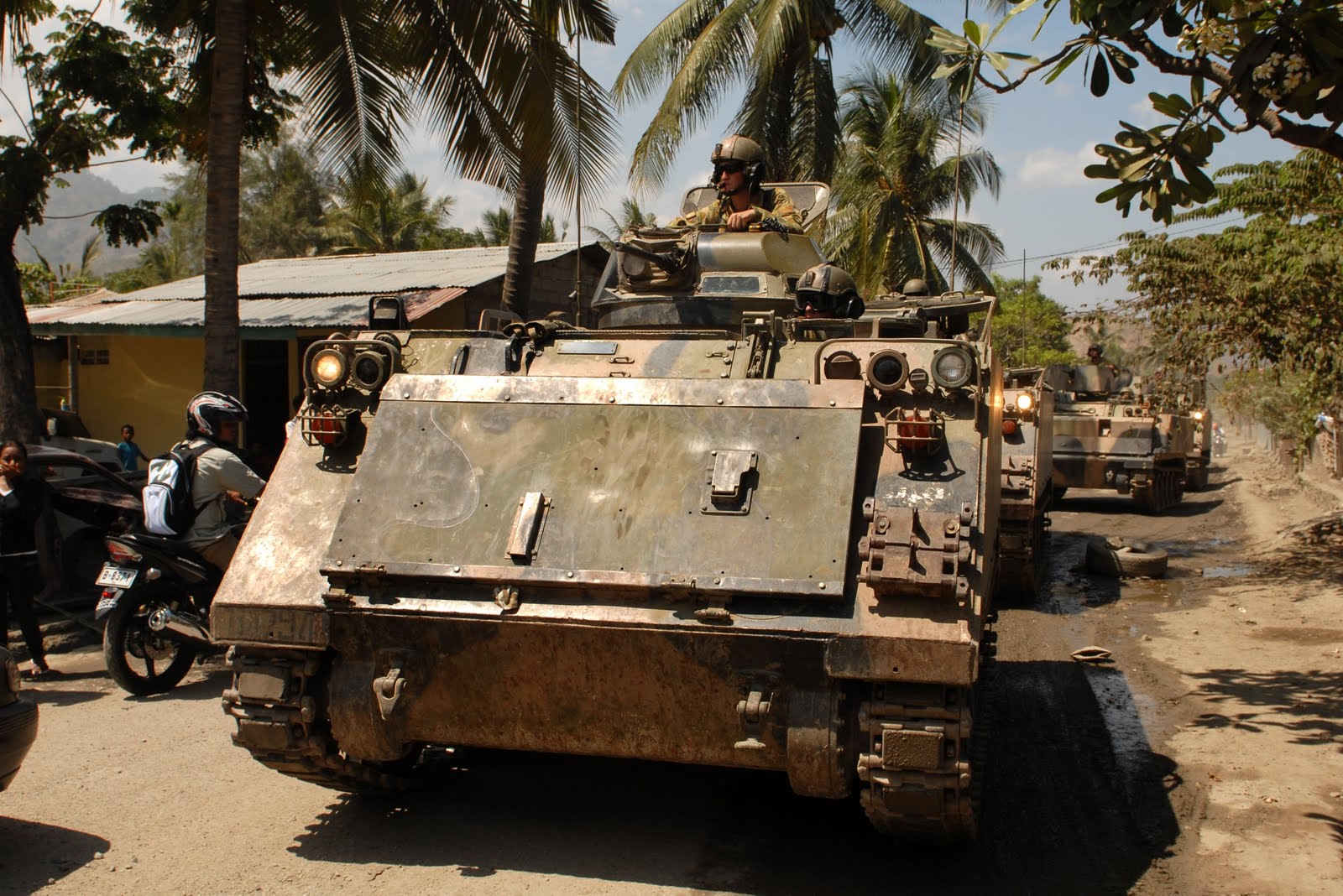 M113 A1 Australia beraksi di Timor Timur.
