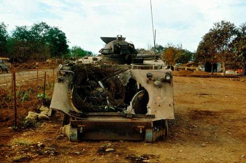 M113 yang mengalami total loss dalam pertempuran